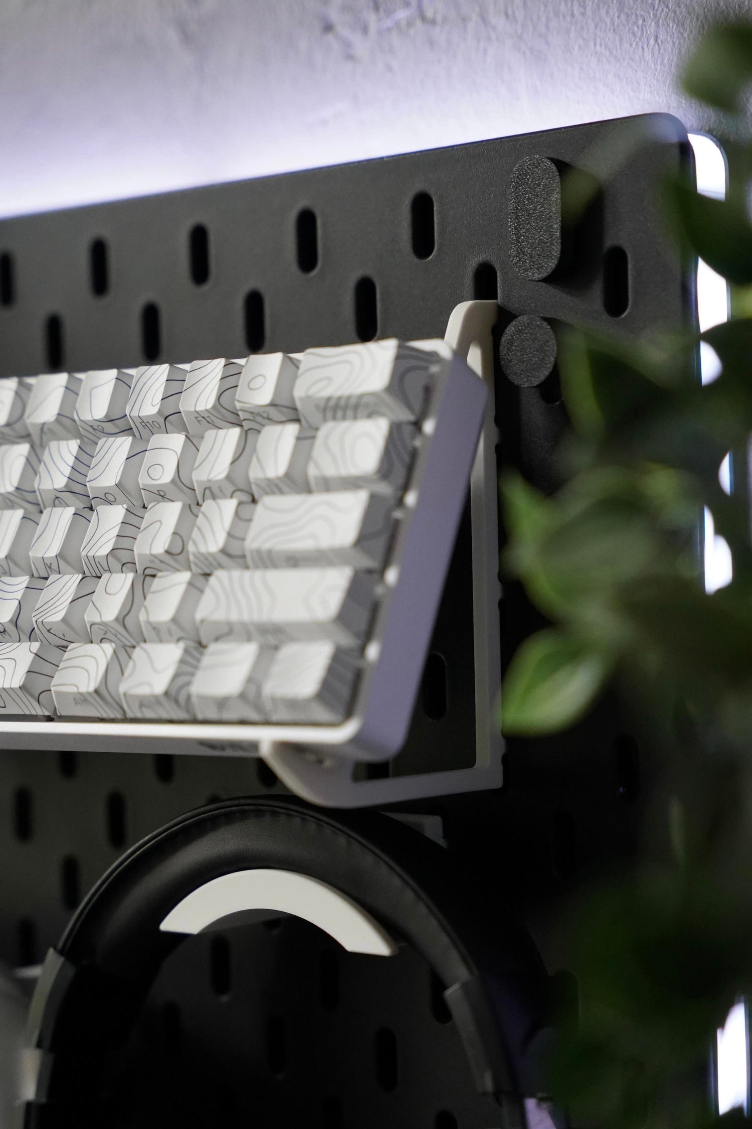 IKEA Skadis Pegboard keyboard mount